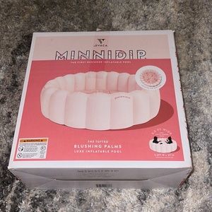 LaVaca Minnidip luxe inflatable pool